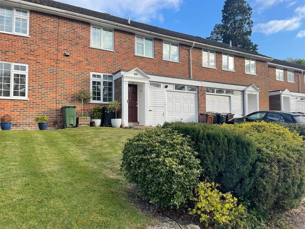 Broadmead, Tunbridge Wells 4 bed house £1,995 pcm (£460 pw)