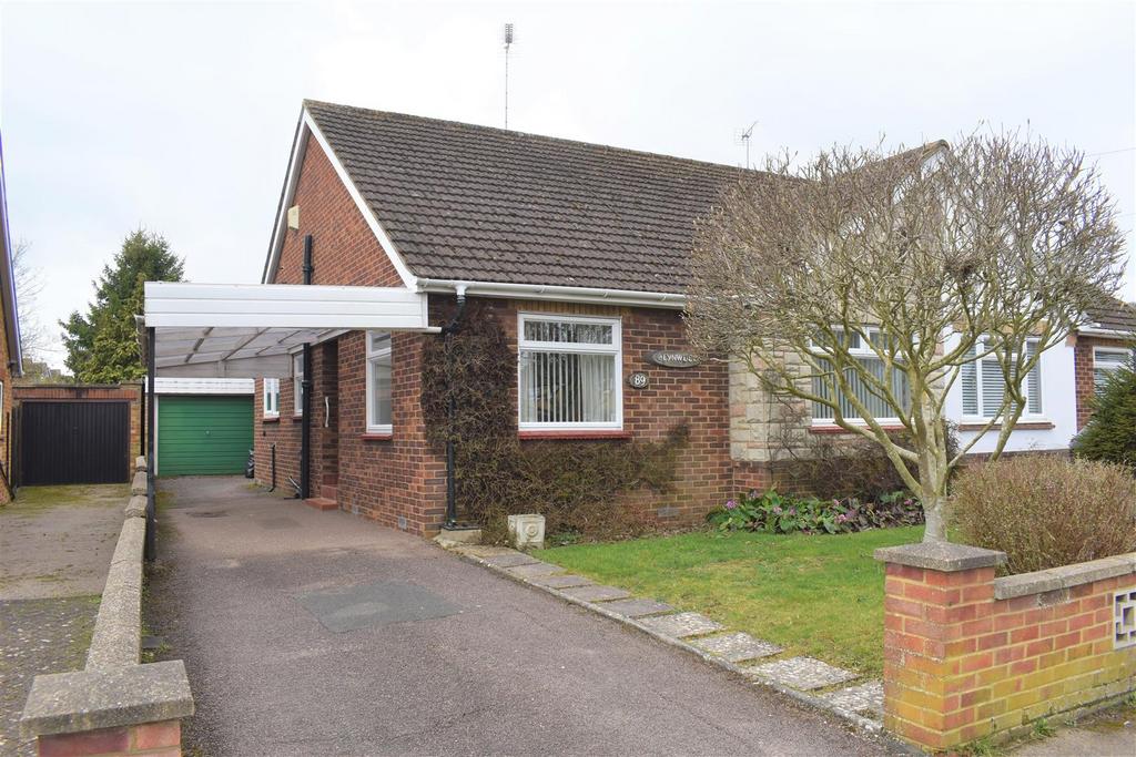Tattenhoe Lane, Bletchley, Milton Keynes 2 bed semidetached bungalow