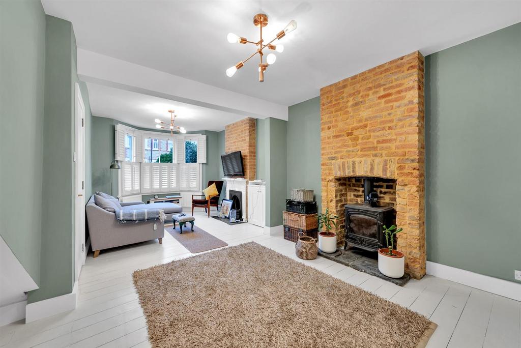 Bromley Gardens, Shortlands, BR2 3 bed semidetached house £675,000