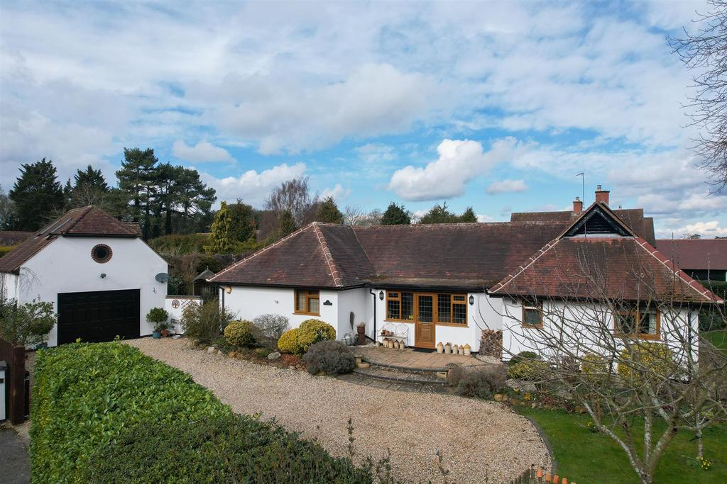 Moreton Paddox, Moreton Morrell, Warwick 4 bed detached bungalow for sale £975,000