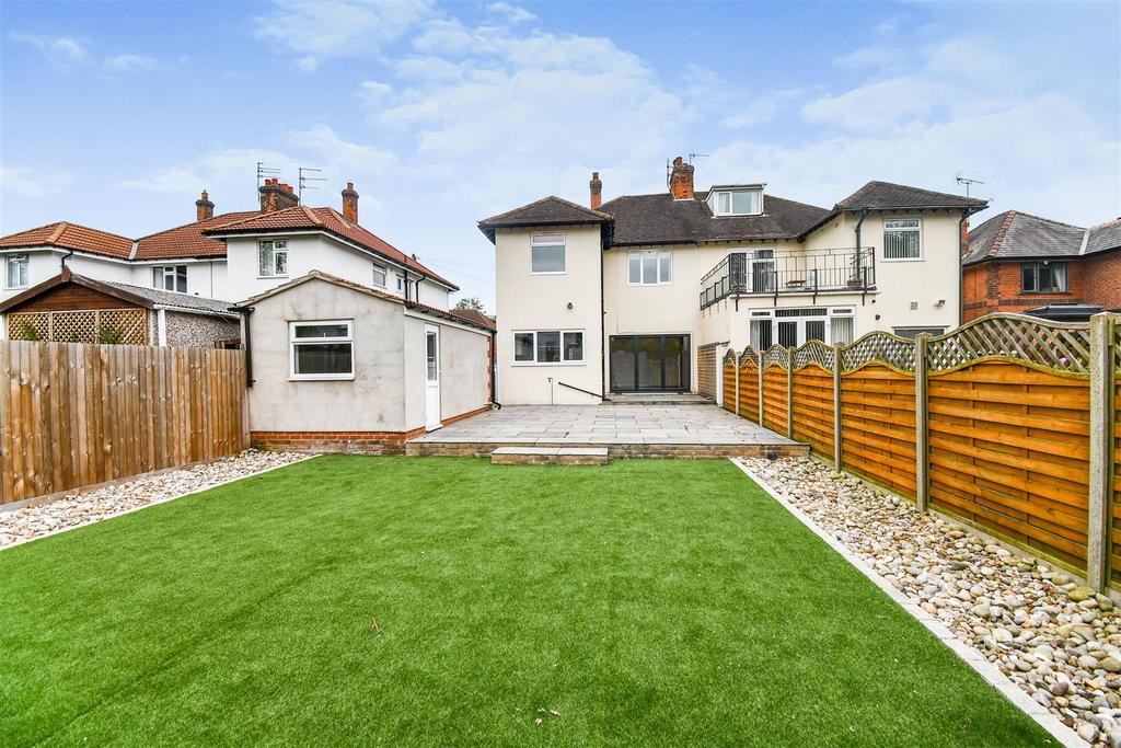 Priory Road, Cottingham 4 bed semidetached house £275,000