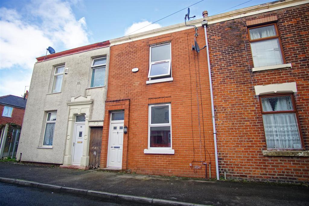 2Bed Terraced House to Let on Calverley Street, Preston 2 bed end of