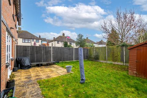 3 bedroom semi-detached house for sale - Spiers Farm Close, Horley
