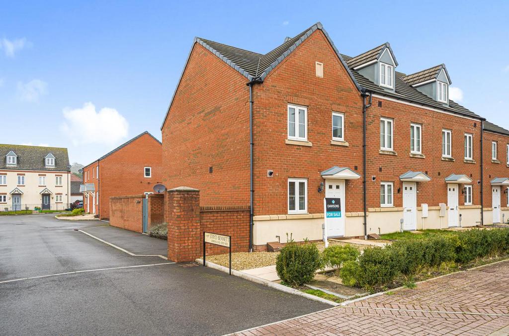 Stryd Llanelli 3 bed end of terrace house for sale £188,000