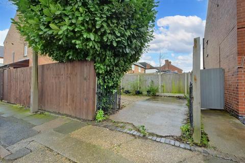 3 bedroom semi-detached house for sale - College Street, Long Eaton