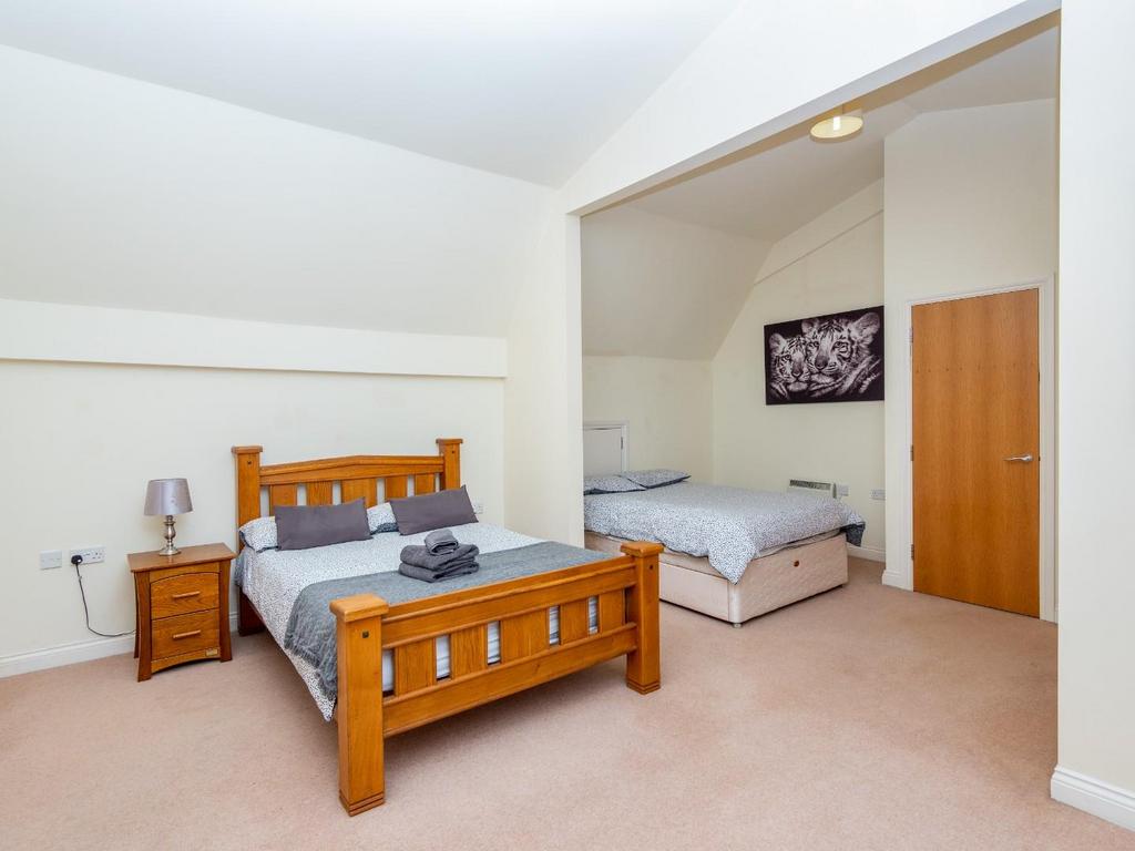 Bedroom one 1.jpg