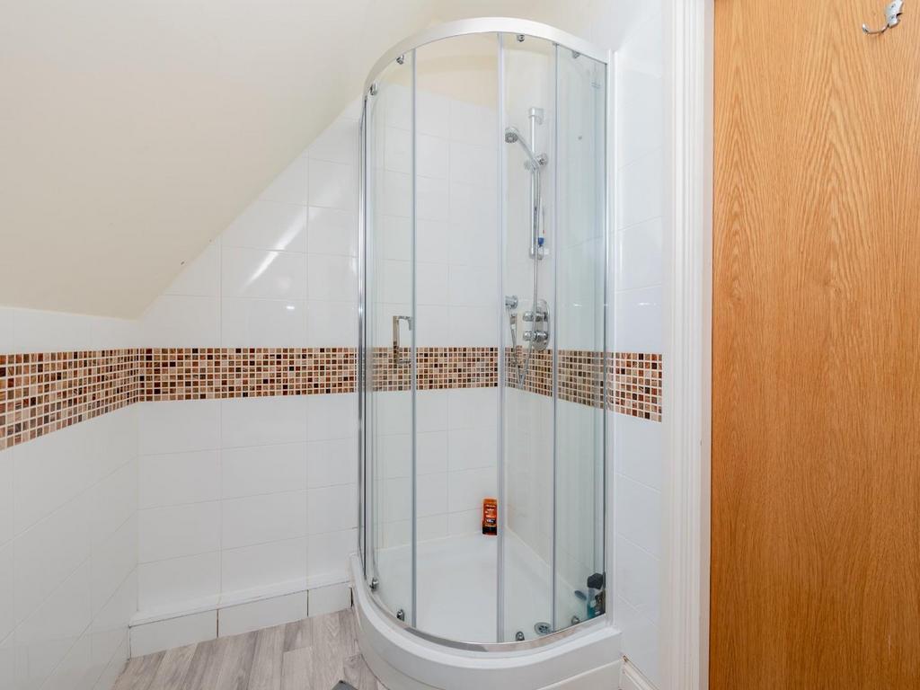 En suite 3.jpg