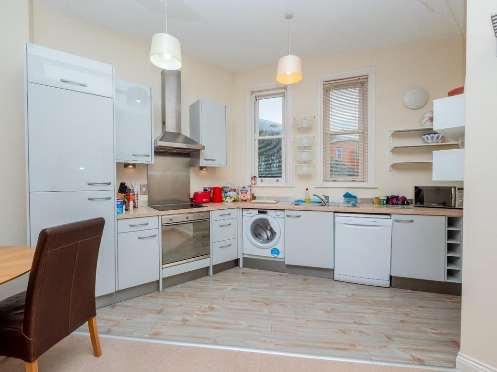 Kitchen 1.jpg