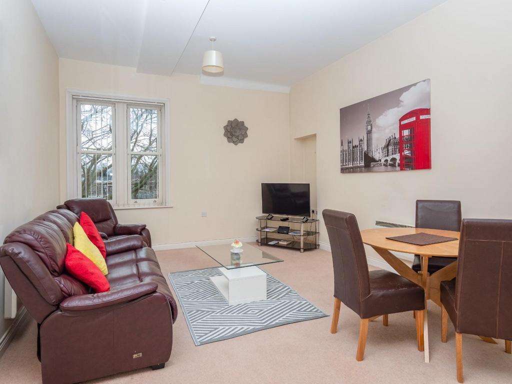 Living room 1.jpg