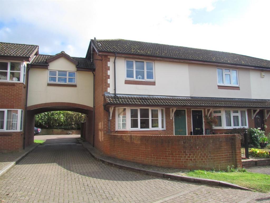 Newport Pagnell 3 bed semidetached house £1,250 pcm (£288 pw)