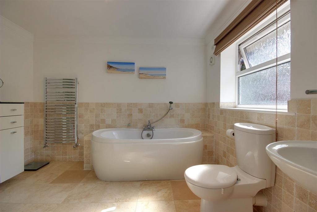 Ensuite Bathroom