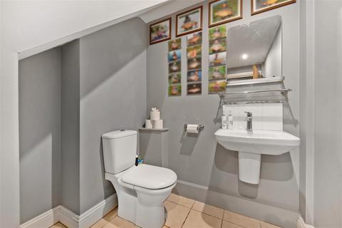 5 Firs Avenue, Windsor, SL4 4BL