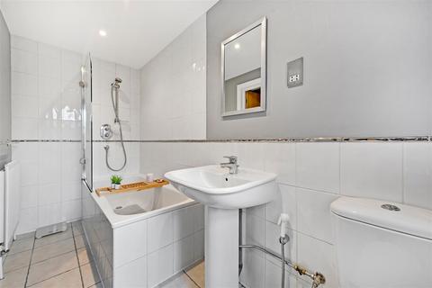 5 Firs Avenue, Windsor, SL4 4BL