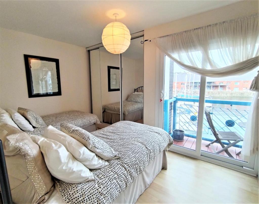 BEDROOM.jpg