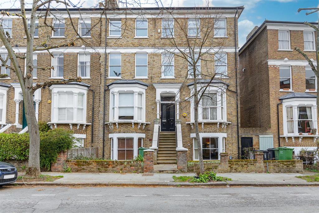 South Hill Park Gardens, Hampstead NW3 1 bed apartment £475,000