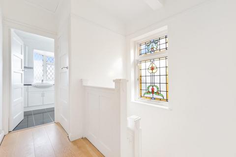 165 Seaforth Gardens, Epsom, KT19 0LW