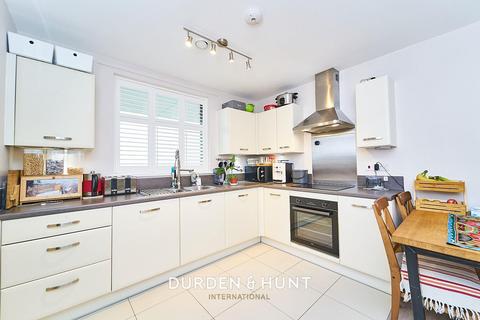 2 bedroom apartment for sale - Hammersley Road, London, E16