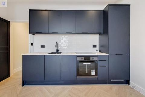 61a Vicarage Road, London, N17 0BB