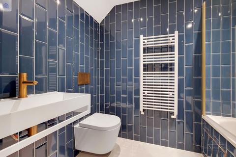 61a Vicarage Road, London, N17 0BB