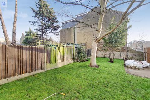61a Vicarage Road, London, N17 0BB