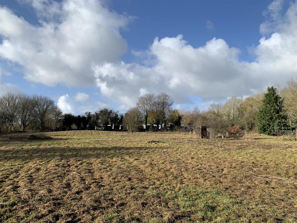 Crediton Land £35,000
