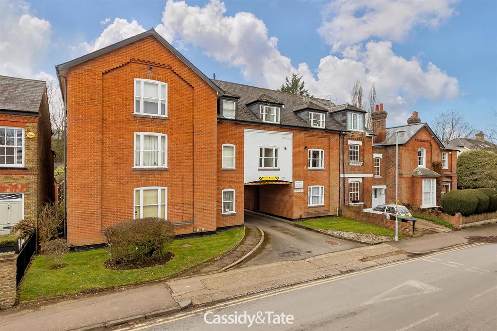 Prospect Road, St Albans 1 bed flat £260,000