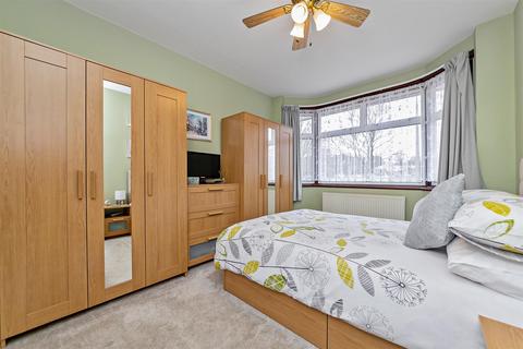 46 Batchwood Drive, St Albans, AL3 5SB