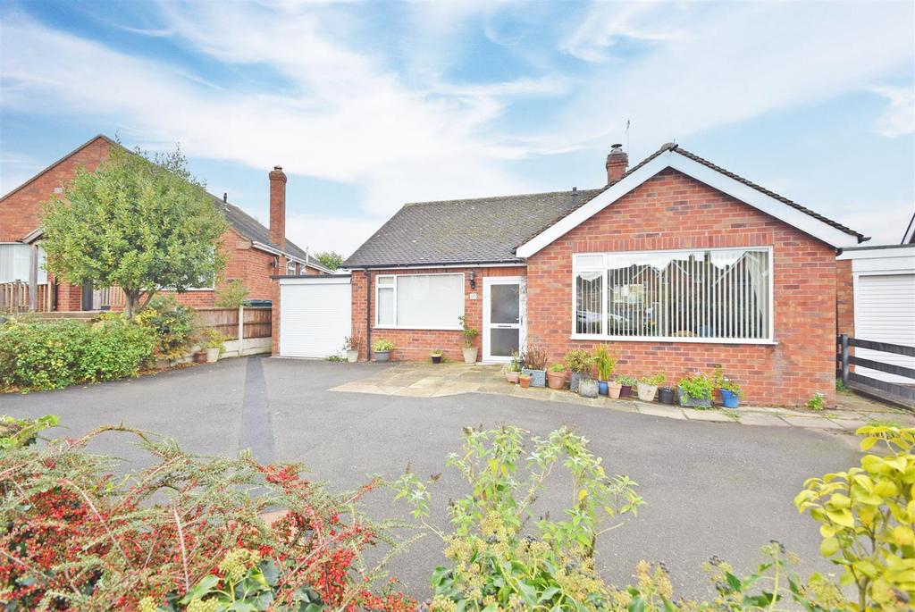 Cornwall Drive, Bayston Hill, Shrewsbury 2 bed detached bungalow for