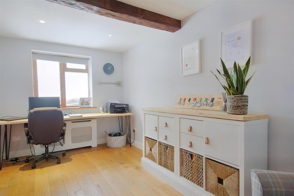 Study/ground floor bedroom