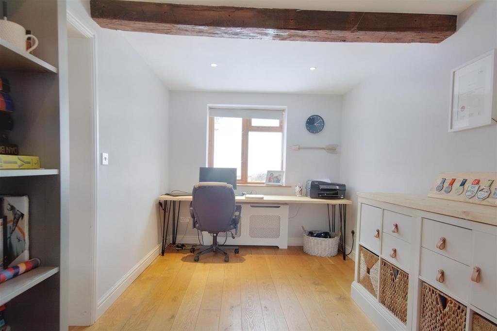 Study/ground floor bedroom