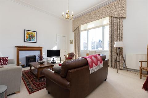 3 bedroom flat for sale, Tay Street, Perth