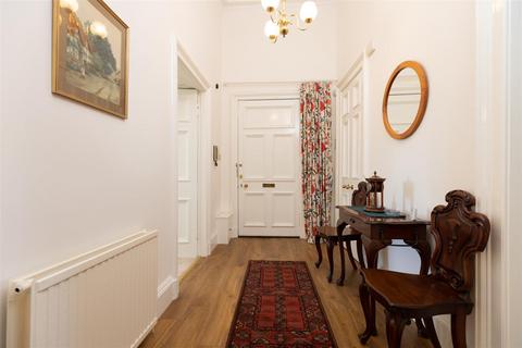 3 bedroom flat for sale, Tay Street, Perth