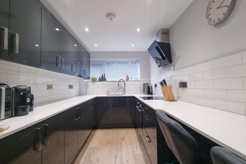 2 bedroom apartment to rent - High Street, Amblecote, Stourbridge
