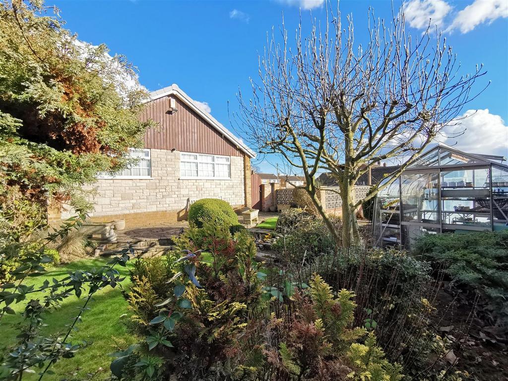 Belfield Road, Etwall, Derby 3 bed detached bungalow £280,000