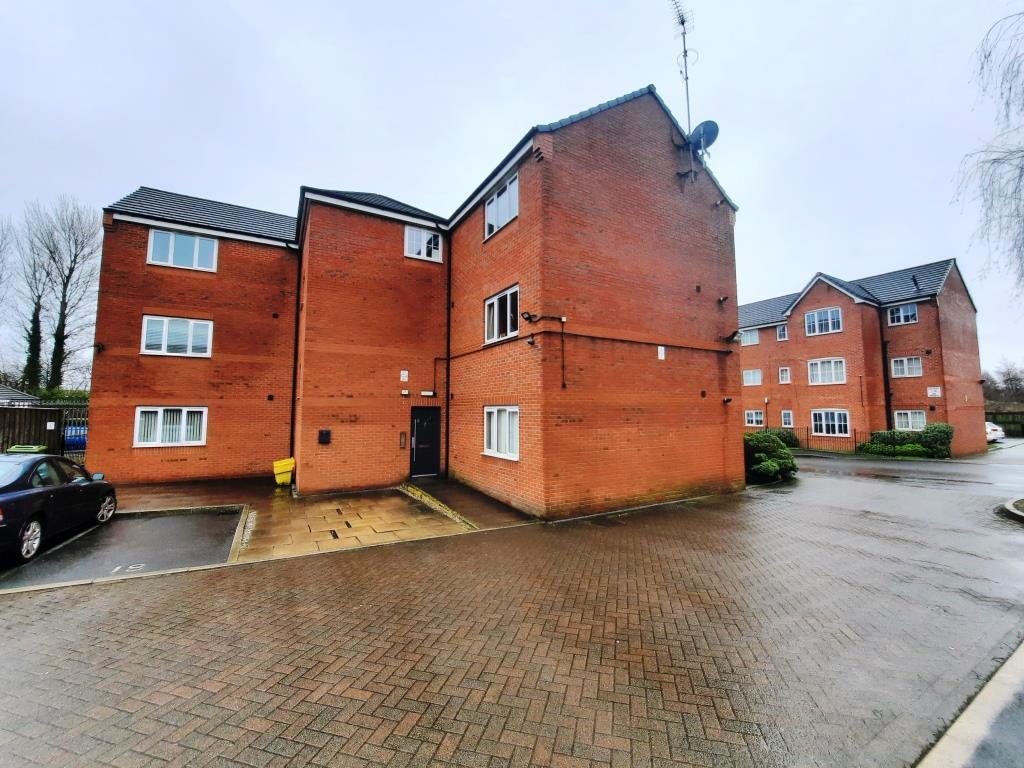 Reed Close, Farnworth 2 bed flat £595 pcm (£137 pw)