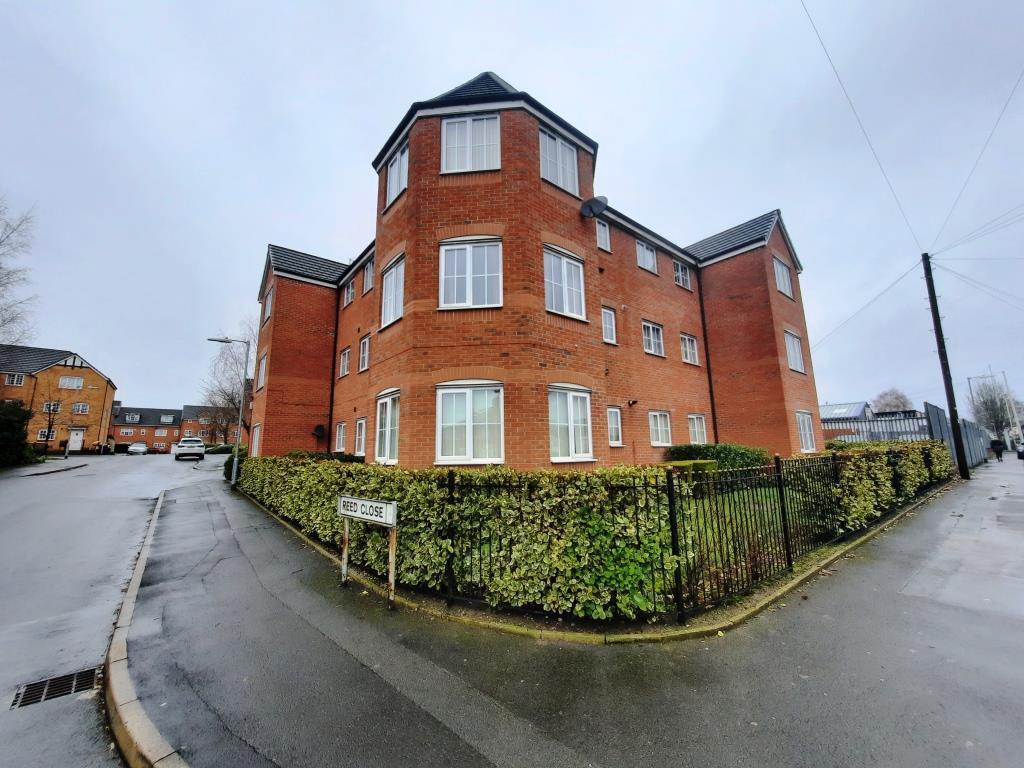 Reed Close, Farnworth 2 bed flat £595 pcm (£137 pw)