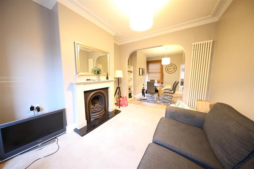 Edgecumbe Street, Hull 2 bed end of terrace house for sale £120,000