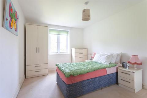 2 bedroom apartment for sale - Devereux Court, Snakes Lane West, Woodford Green, IG8 0DF