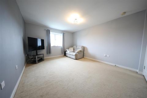2 bedroom flat for sale - Marfleet Avenue, Hull