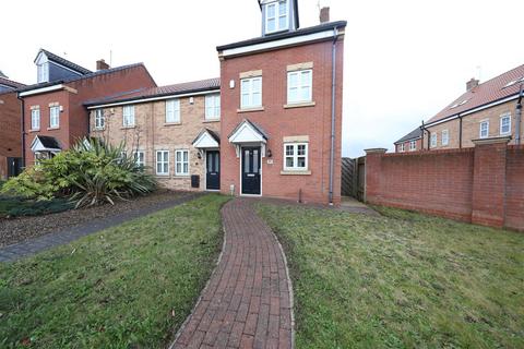 3 bedroom end of terrace house for sale - Pools Brook Park, Kingswood, Hull