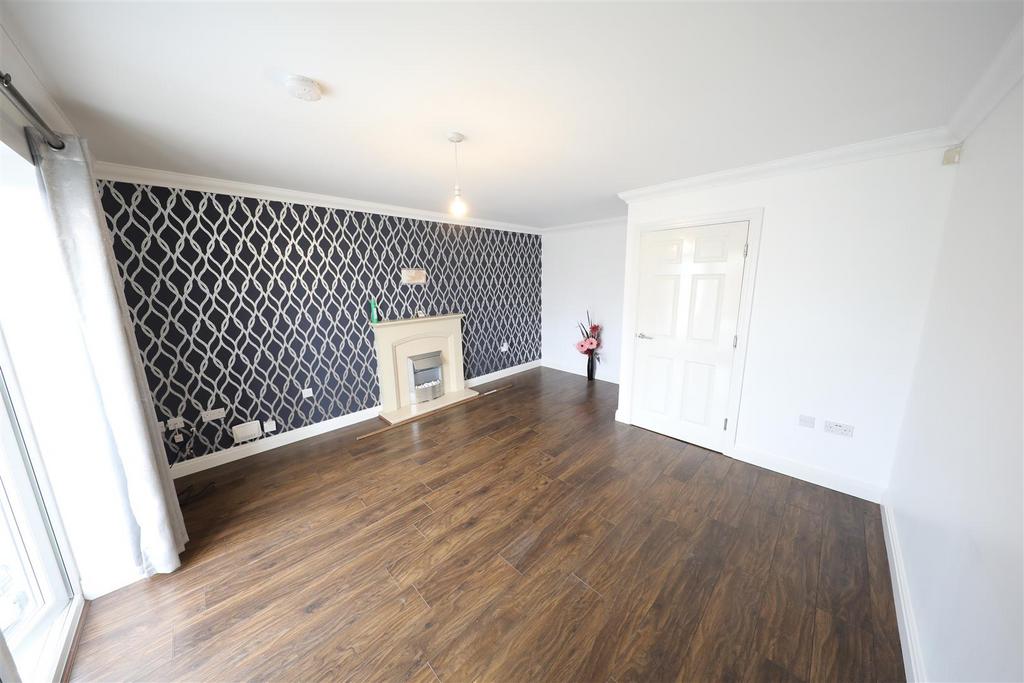 Pools Brook Park, Kingswood, Hull 3 bed end of terrace house for sale