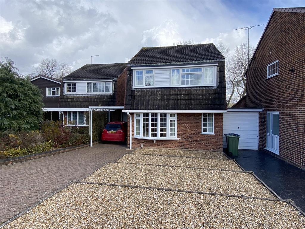 Redwood Avenue, Stone 3 bed link detached house for sale £310,000