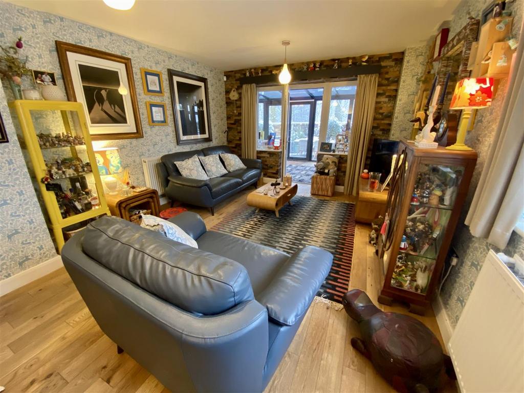 Highfield Close, Swynnerton, Stone 3 bed semidetached bungalow for