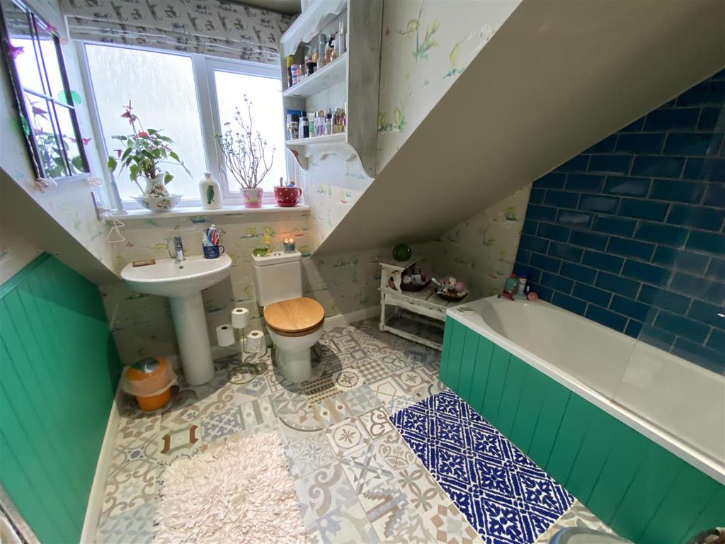 En-Suite Bathroom
