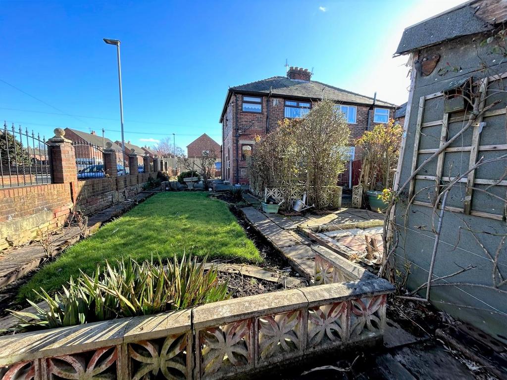Hulme Road, Leigh 3 bed semidetached house for sale £129,500