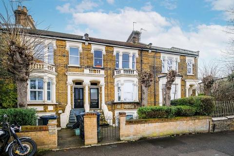 Flat B, 7 Hollybush Hill, London, E11 1PP