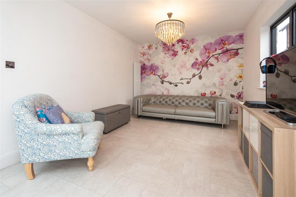 Family Room.jpg