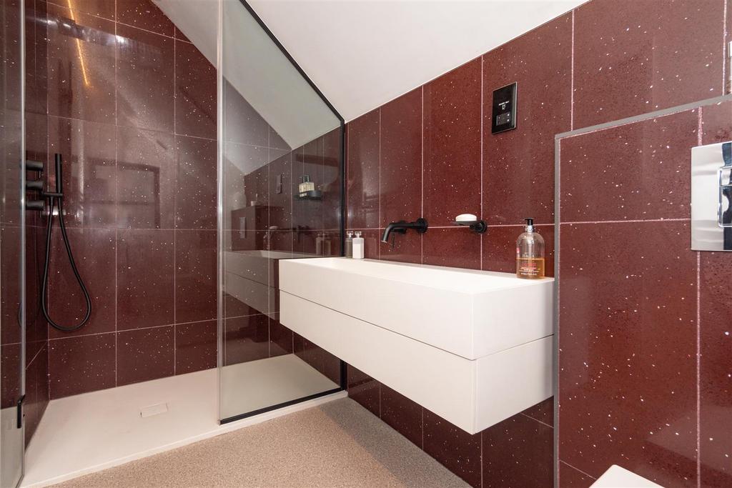 En Suite Shower Room.jpg