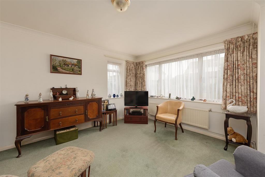 St. Swithins Road, Tankerton, Whitstable 2 bed semidetached house for