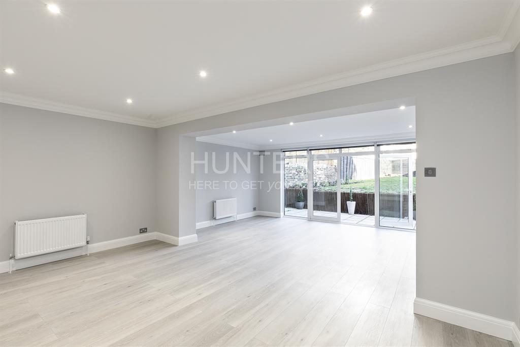 Harley Road, London, NW3 4 bed detached house £10,833 pcm (£2,500 pw)